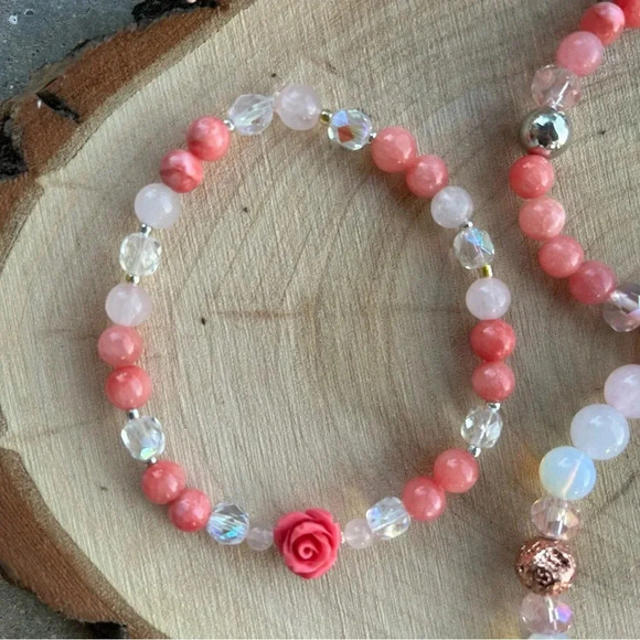 🩷 Handmade Rose Quartz Bracelet with rose 🌹 ✨ - Picture 1 of 1